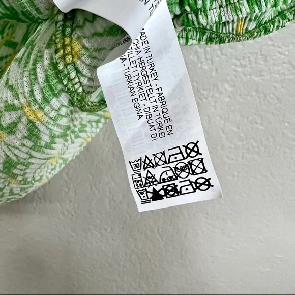 Zara green and white daisy ruched puff sleeve blouse size medium - Picture 11 of 11